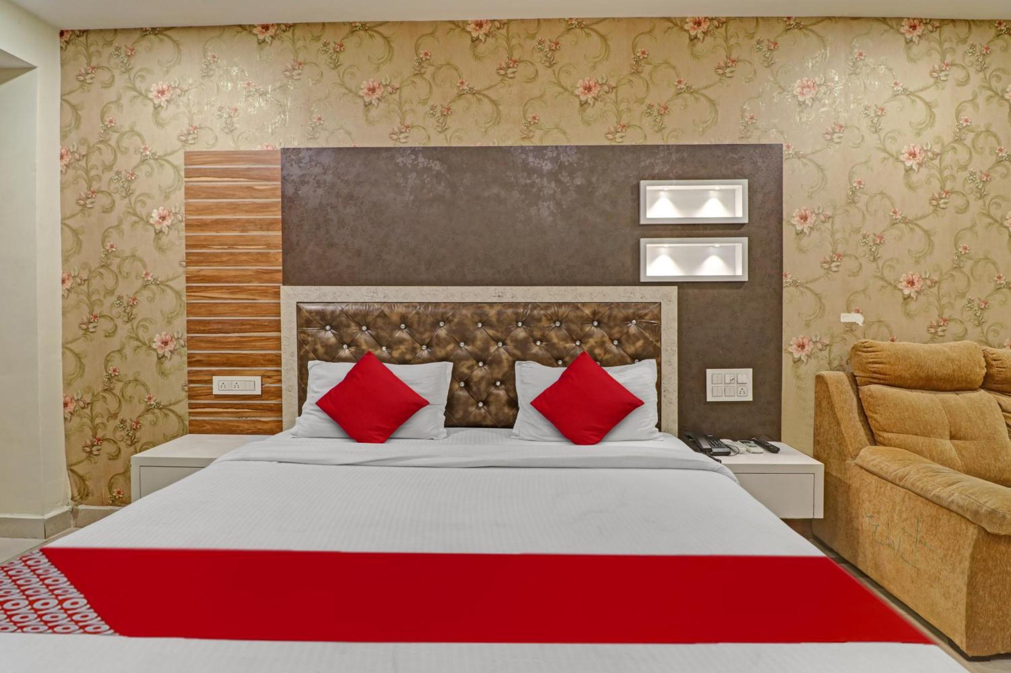 Hotel O Aditya Grand Inn Гунтур Екстер'єр фото